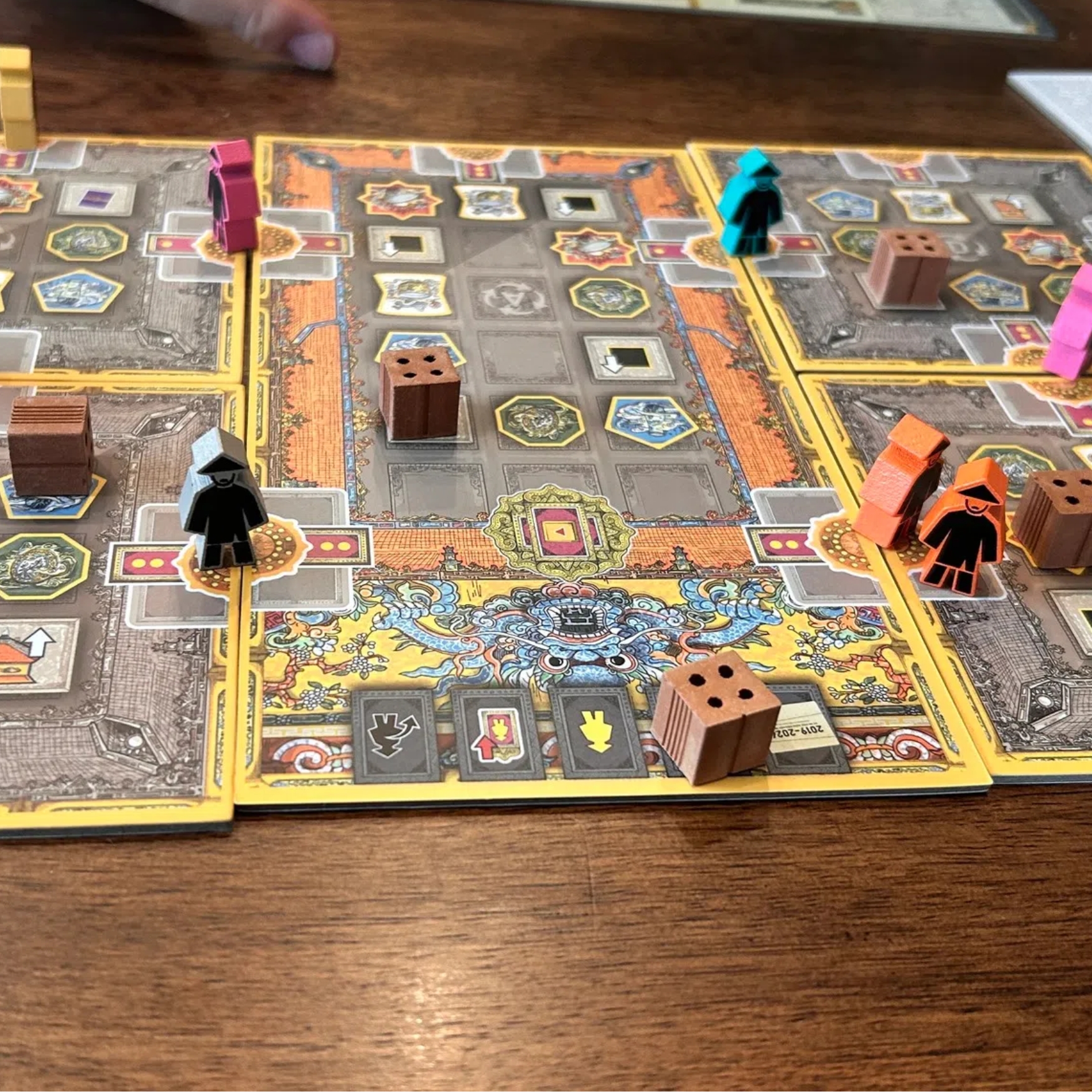Meeples nón lá — Phục Dựng